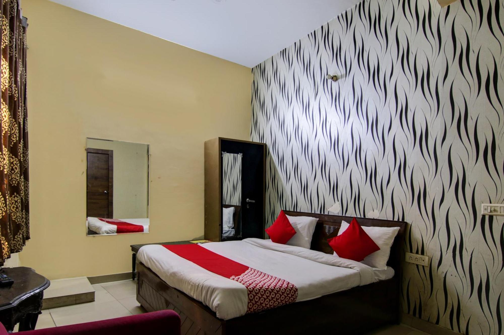Hotel Yash House New Delhi Exterior photo